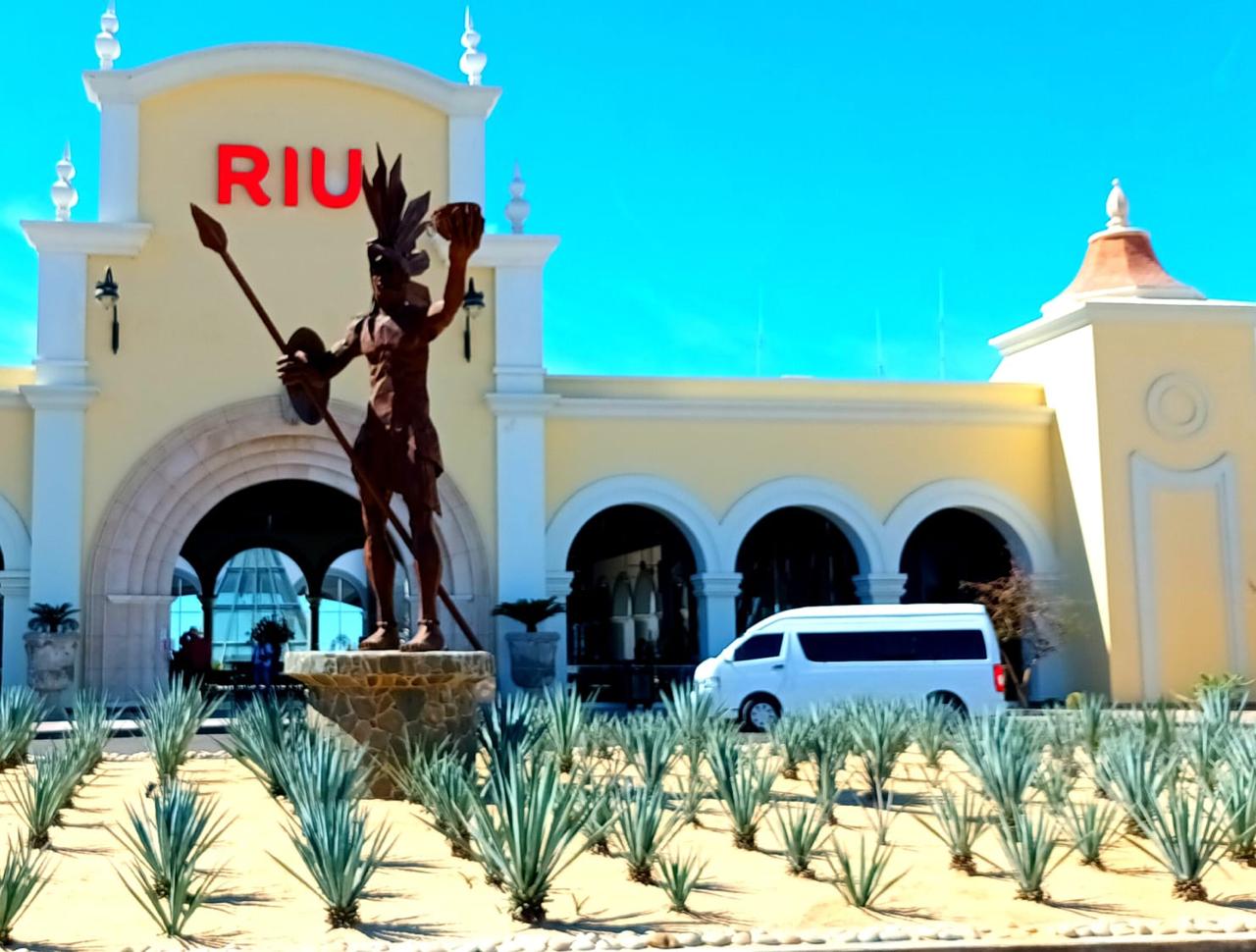 Sunny Desert Cabo 6